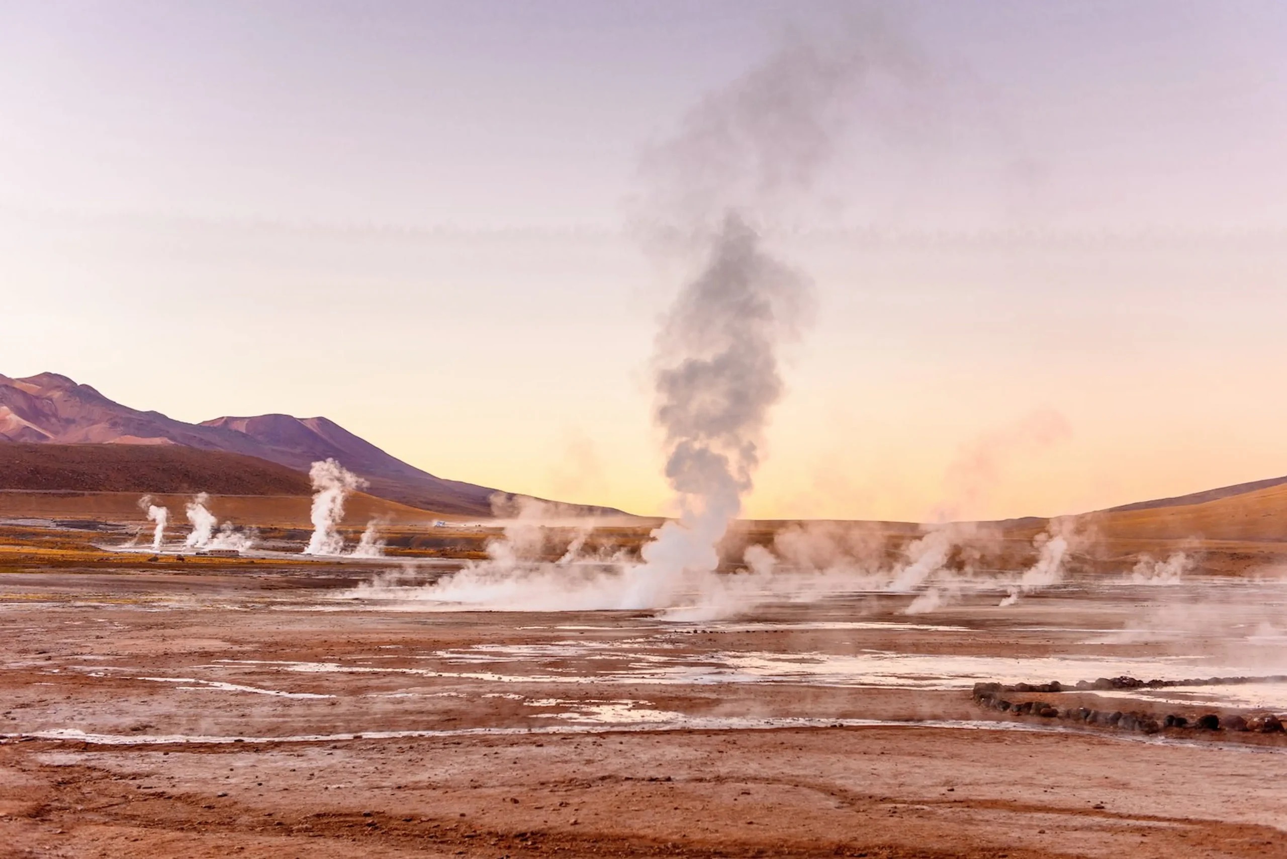 L'alba sui geyser del Tatio  