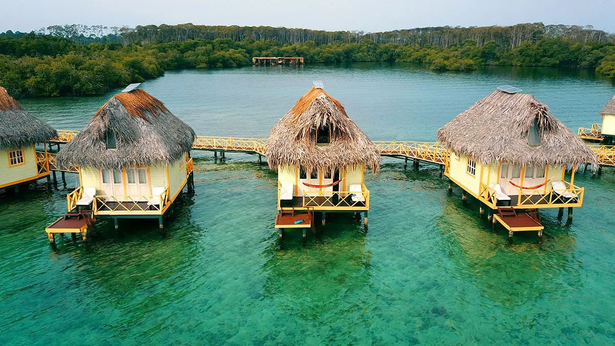 Punta Caracol Acqua Lodge