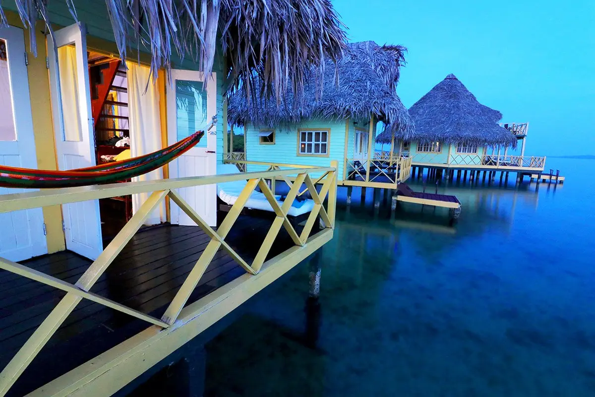 Punta Caracol Acqua Lodge