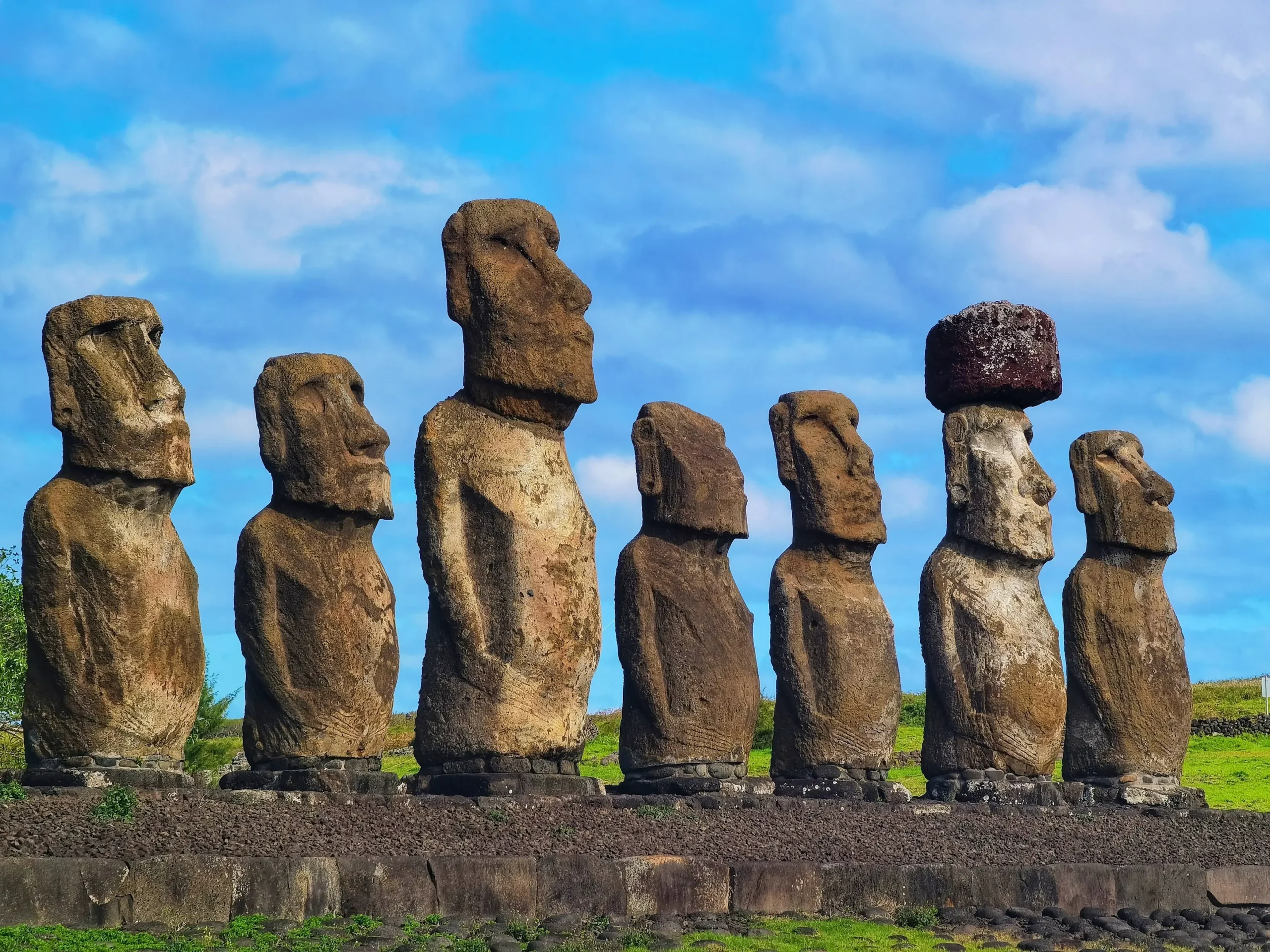 L'archeologia misteriosa dell'Isola di Pasqua e i suoi Moai