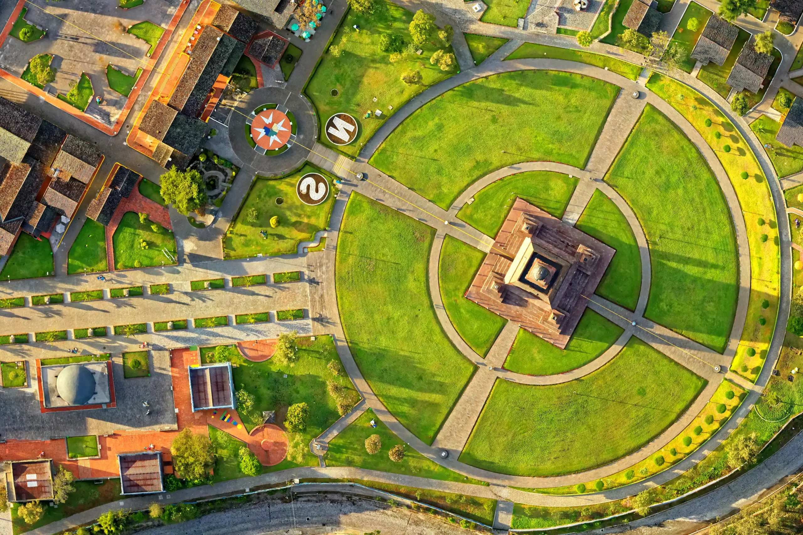 Passare sulla "Metà del Mondo", la linea equatoriale 