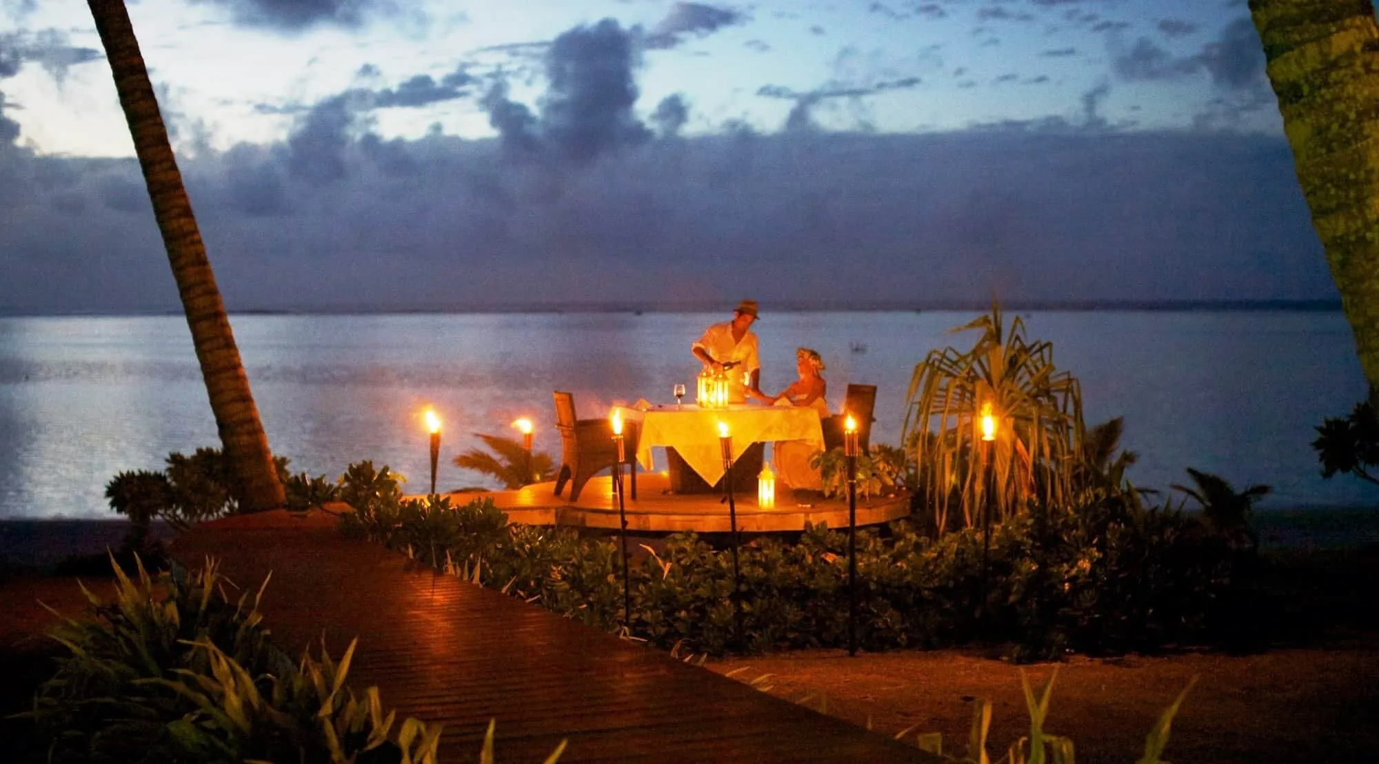 imgi_6_AE-Dinner-Under-the-Stars-Private-Chef