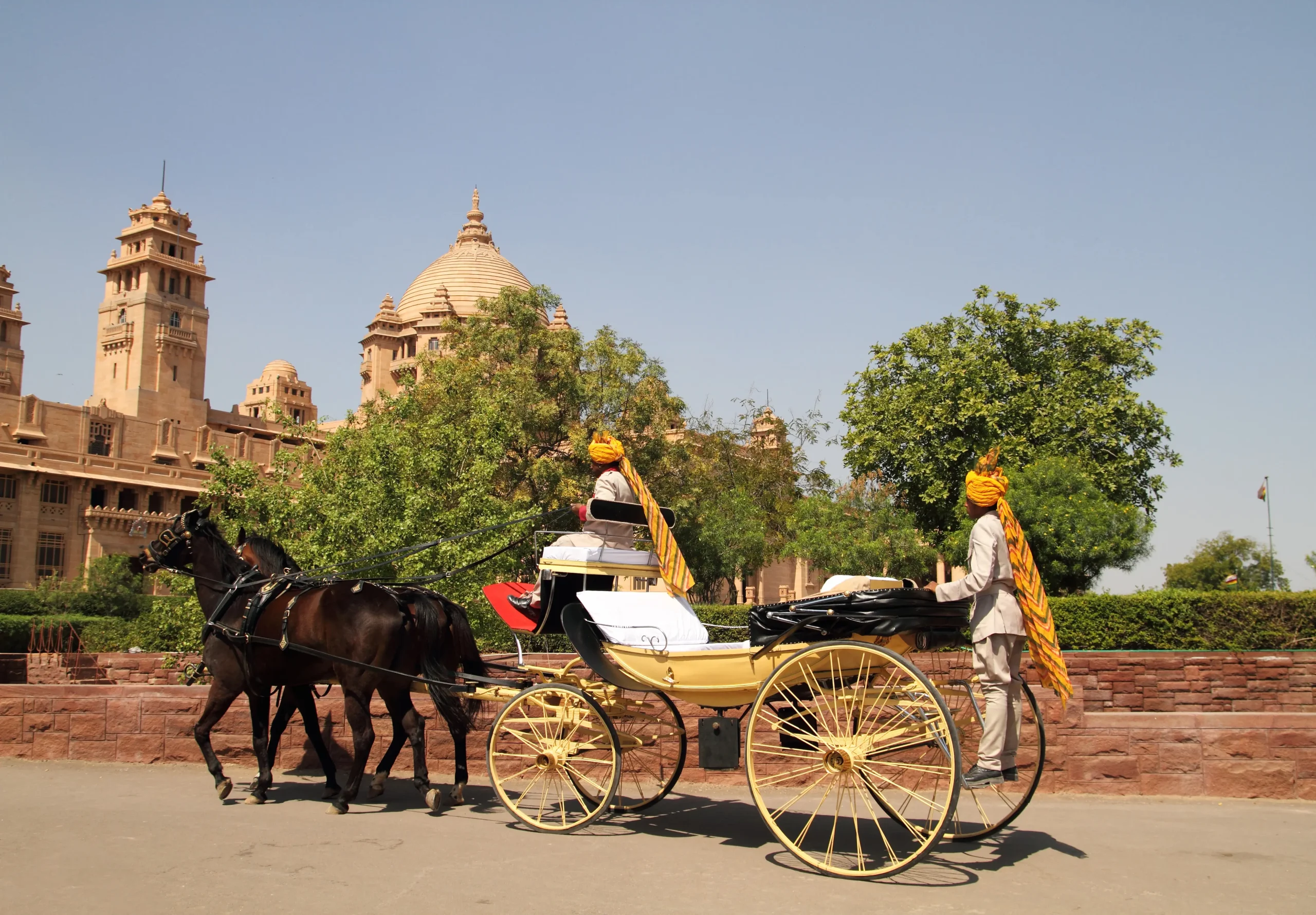 In giro per il bazar di Jodhpur in tonga, tipica carrozza a cavalli 