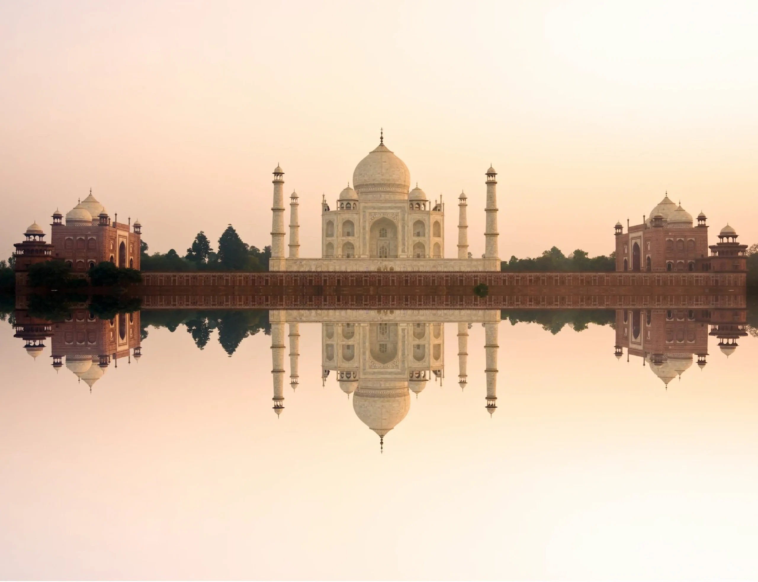 All'ora del tramonto, giro a bordo di un risciò al Taj Mahal 