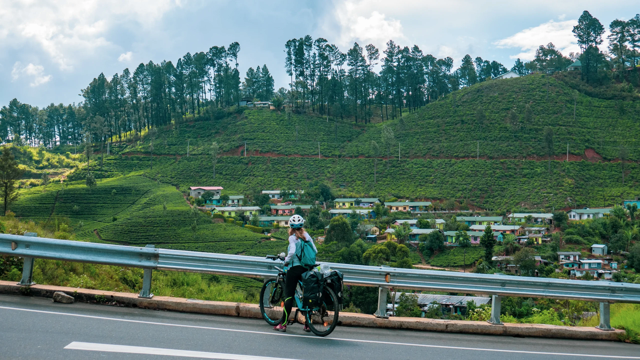 Escursione in bicicletta nel villaggio di Tra Que