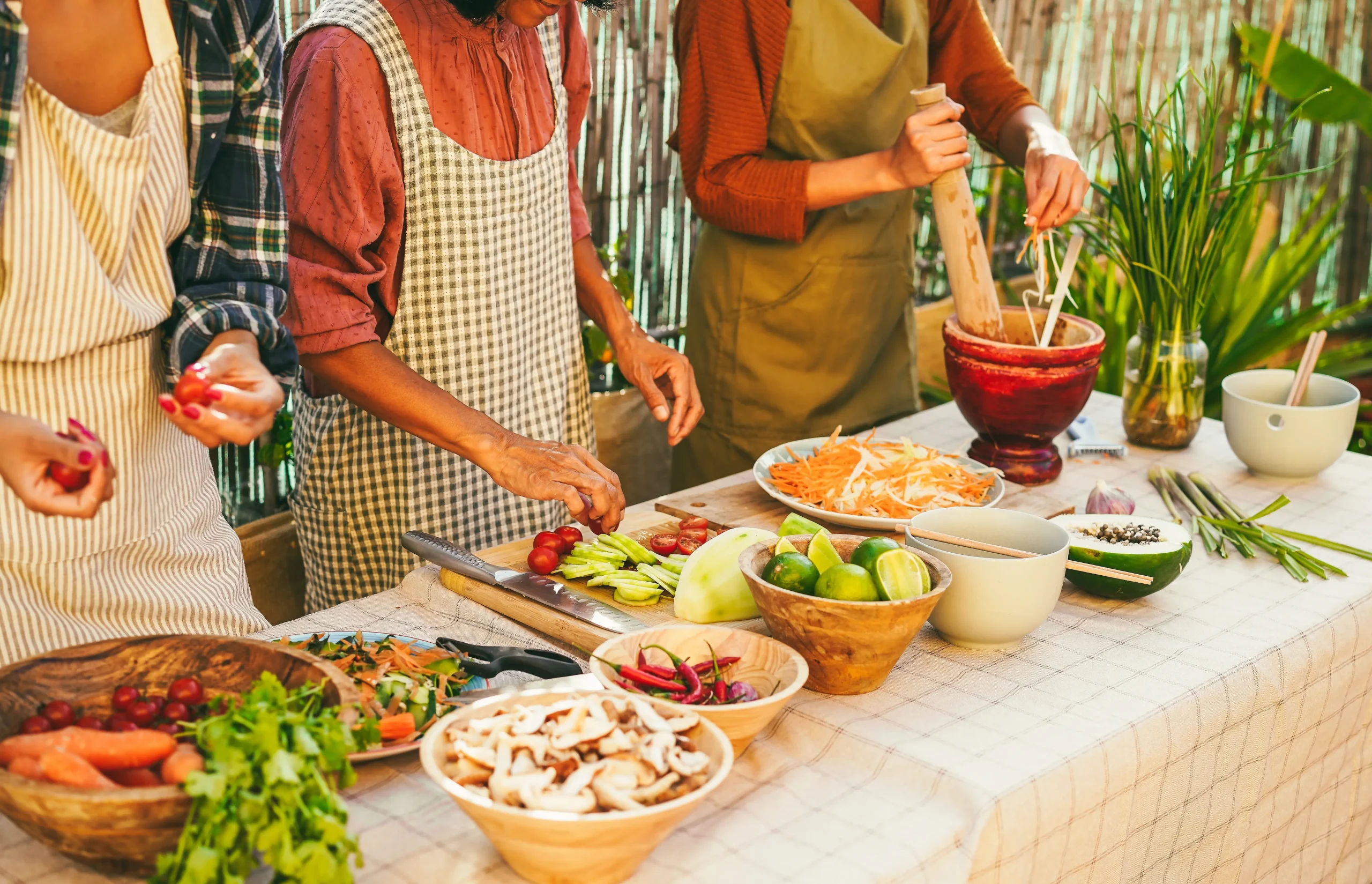 Lezione di cucina e pranzo con una famiglia locale
