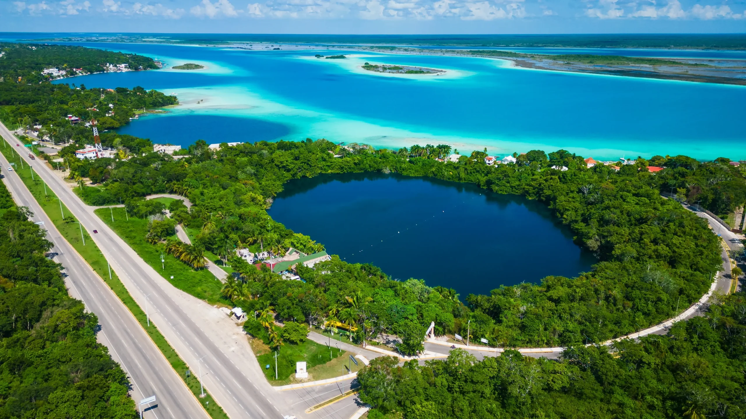 La spettacolare Laguna dei Sette Colori di Bacalar