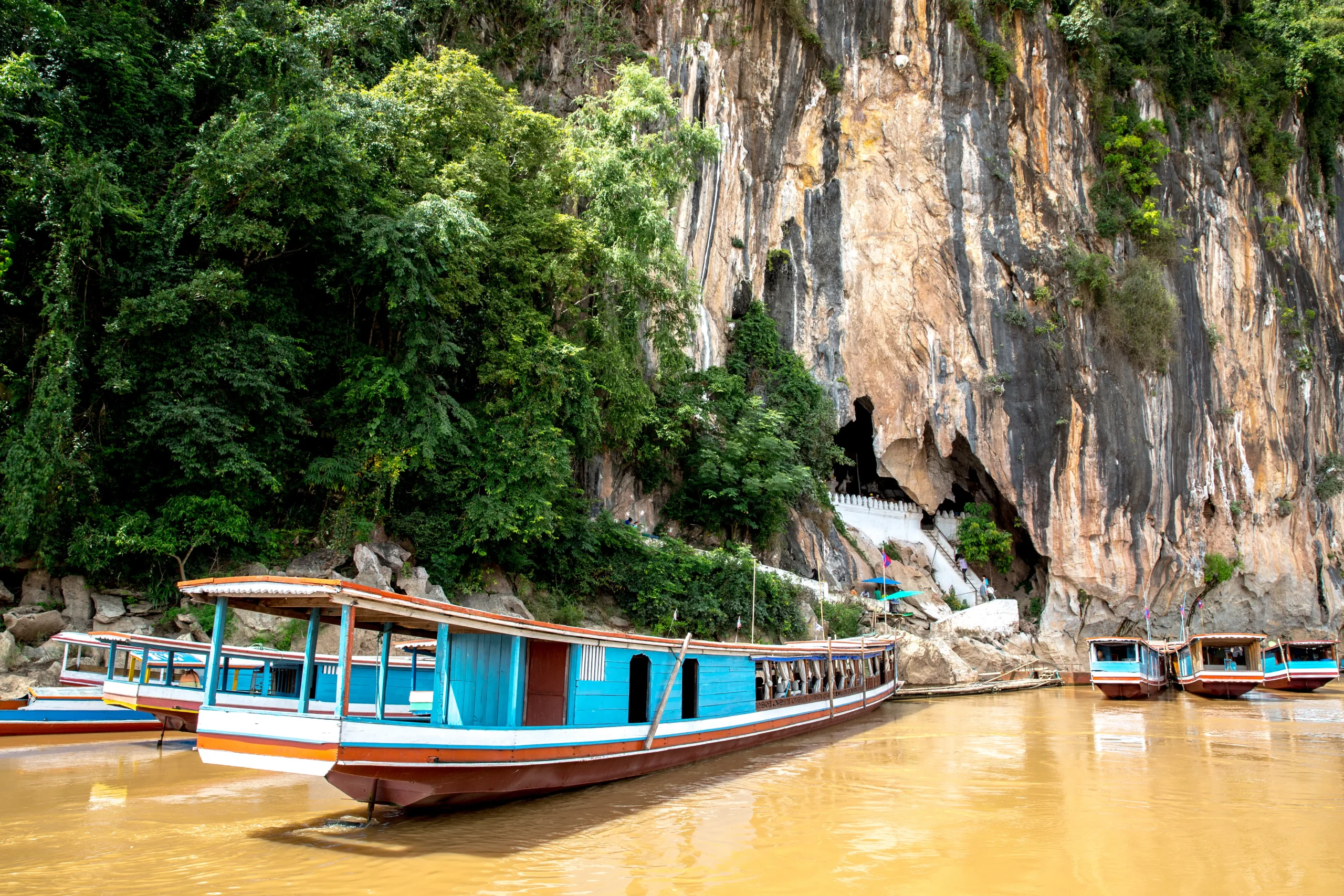 Navigazione sul Mekong e visita alle grotte di Pak Ou.