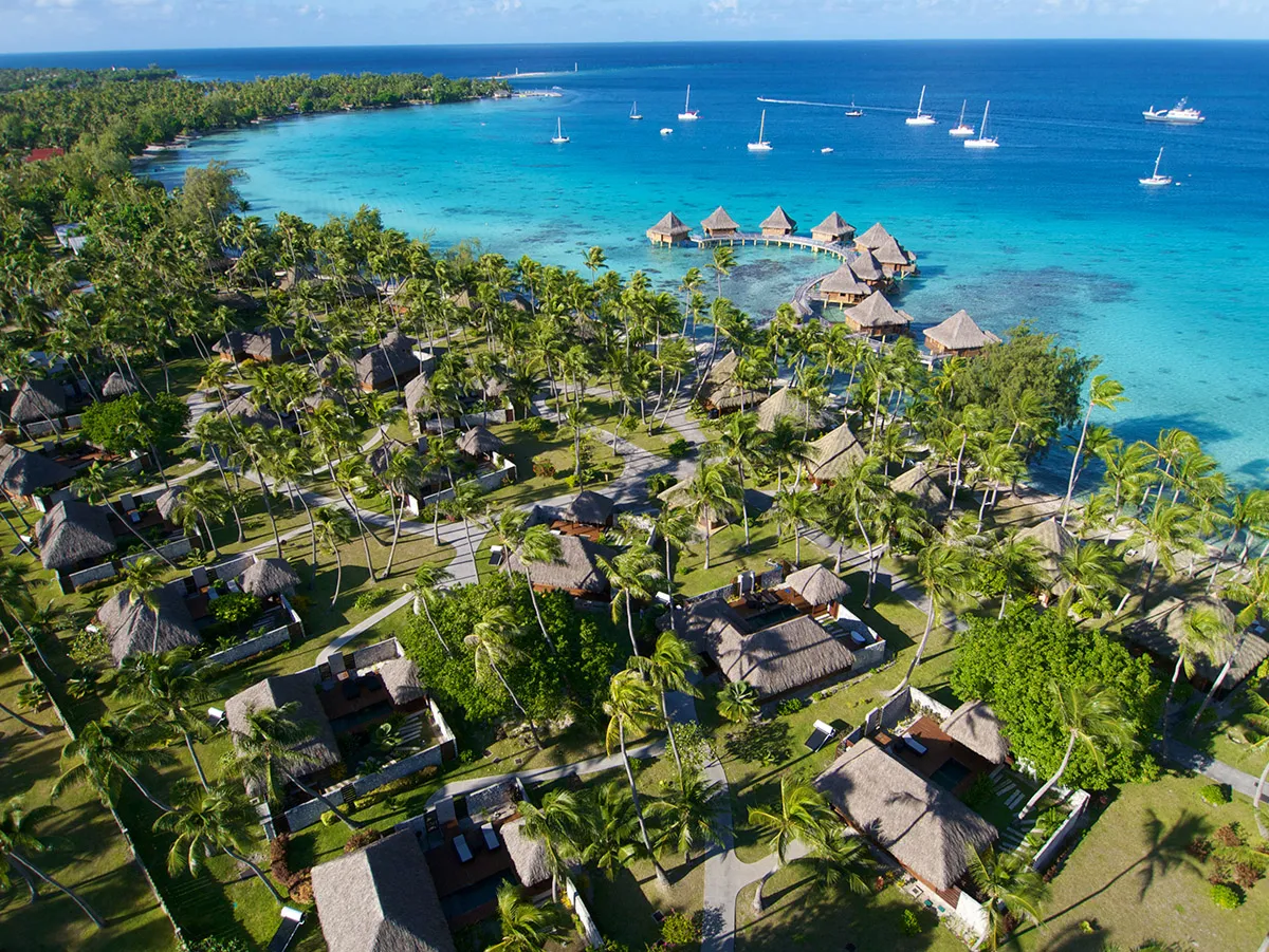 imgi_31_Vue-aerienne-hotel-4