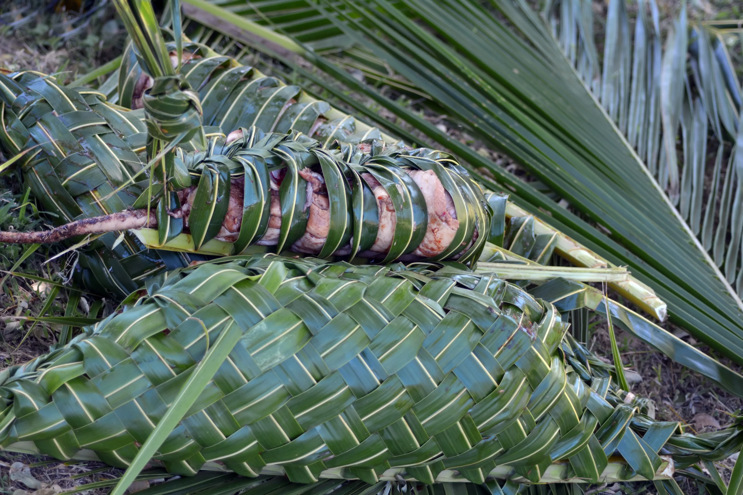 Cene sotto le stelle: barbecue e piatti tipici cucinati sottoterra secondo l’antica tradizione “lovo”.