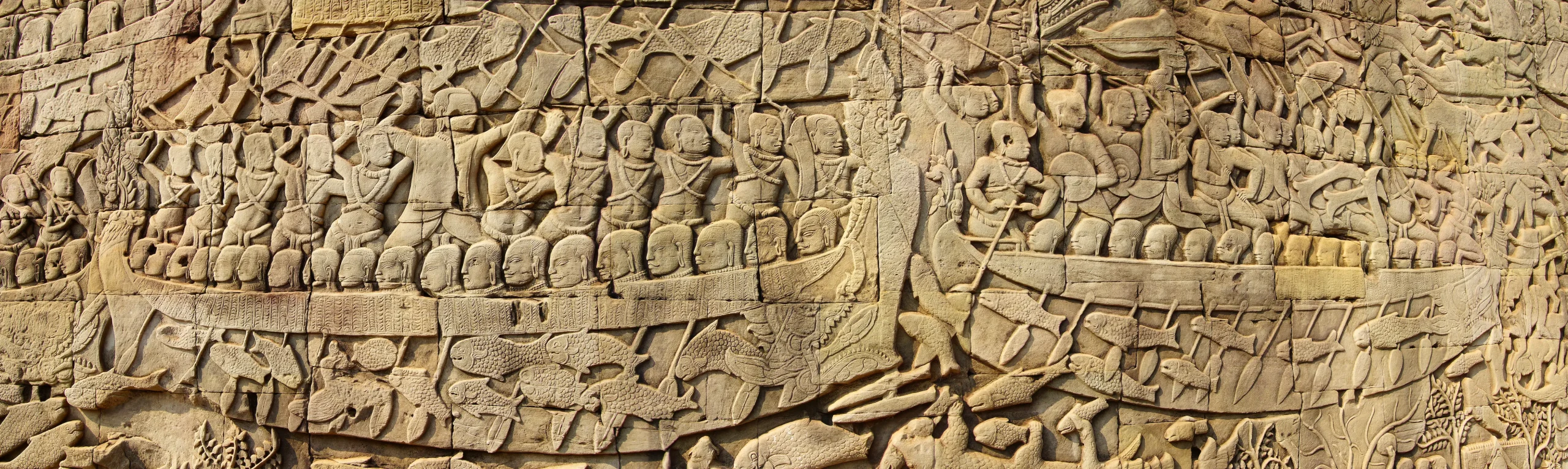 Immersione nella storia khmer tra bassorilievi, architetture sacre e natura.