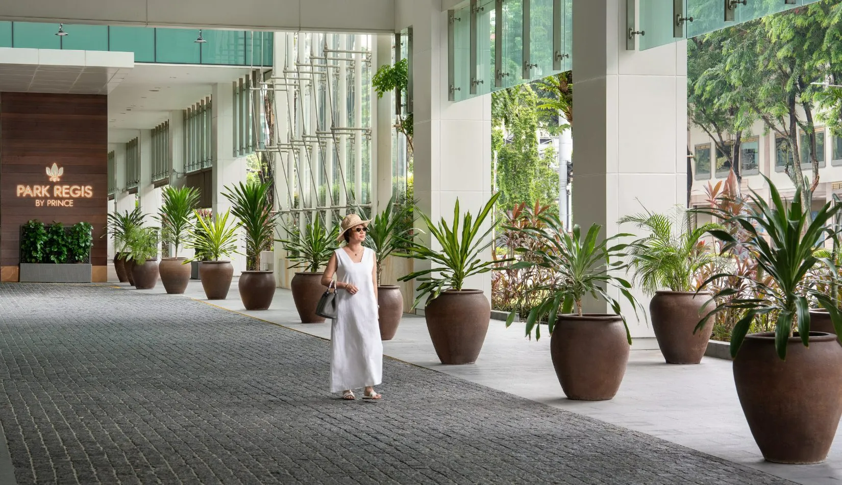 imgi_11_Exterior-The-Prince-Akatoki_resized