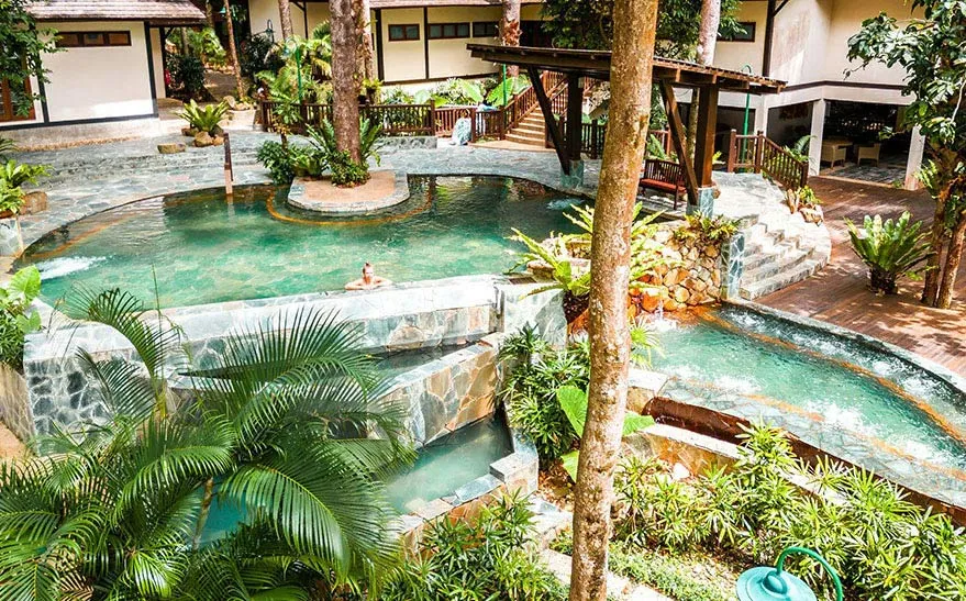 imgi_36_67a98462ec7c94e62bcb2924_Taaras-Spa_w879px-x-h547px