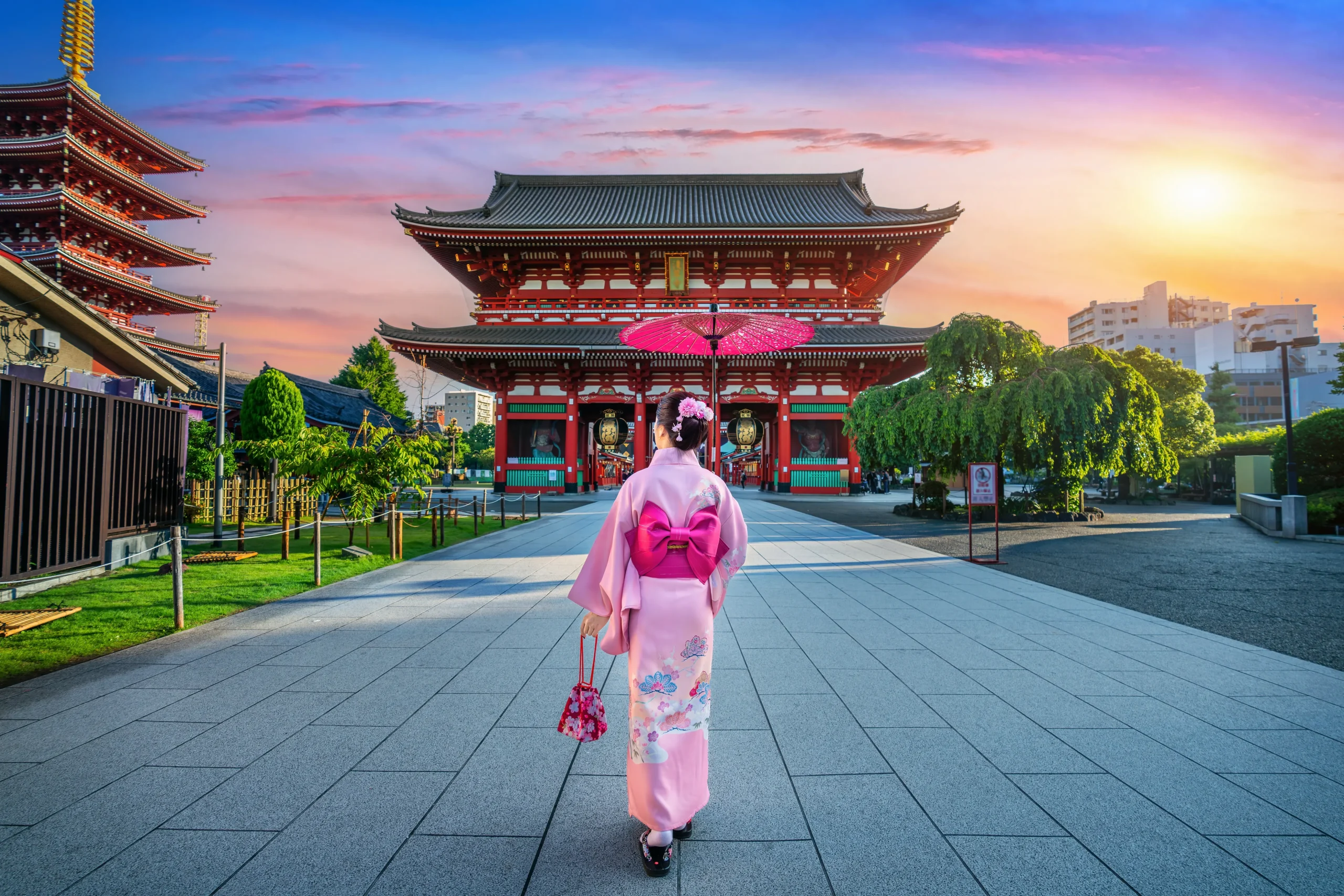 Tokyo tra quartieri iconici, santuari e tradizioni giapponesi