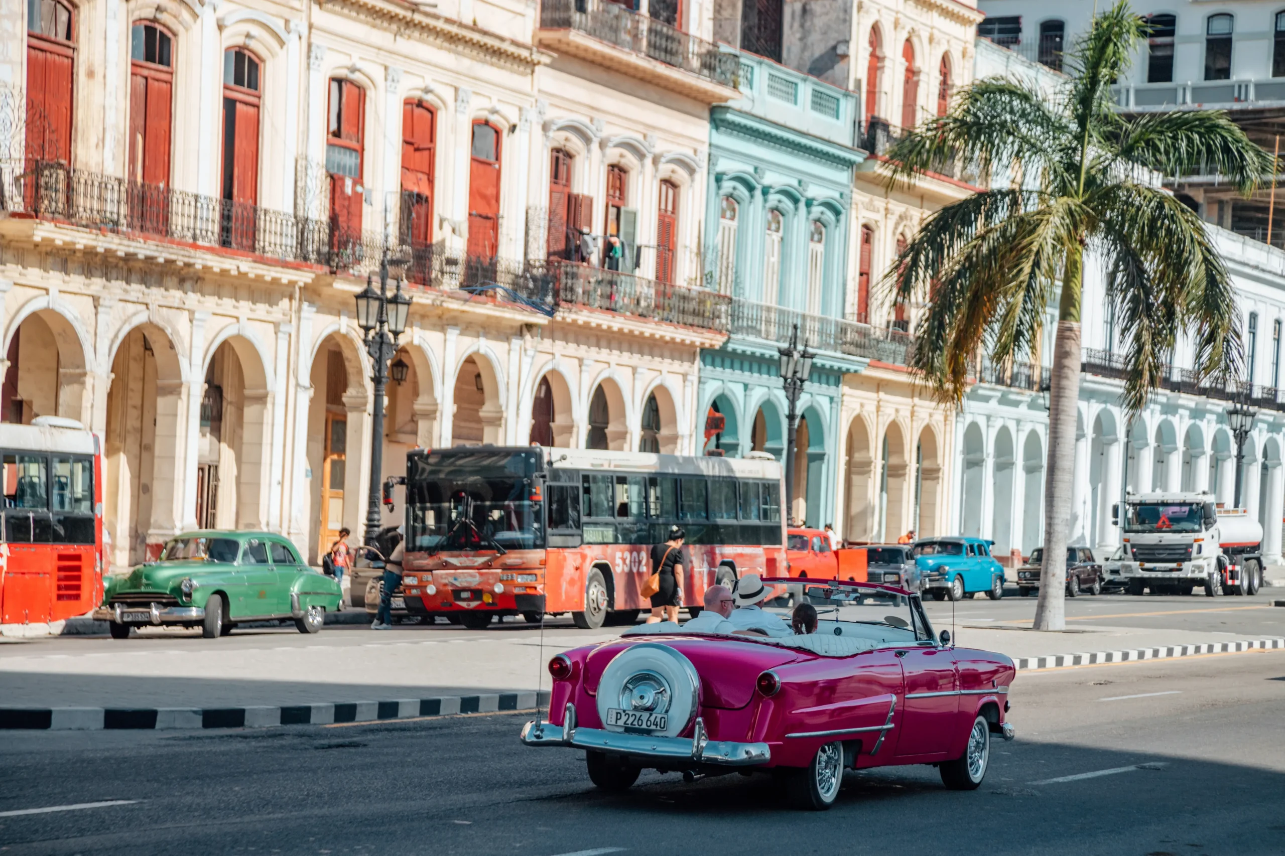 L’Avana tra auto d’epoca, Habana Vieja e architettura coloniale