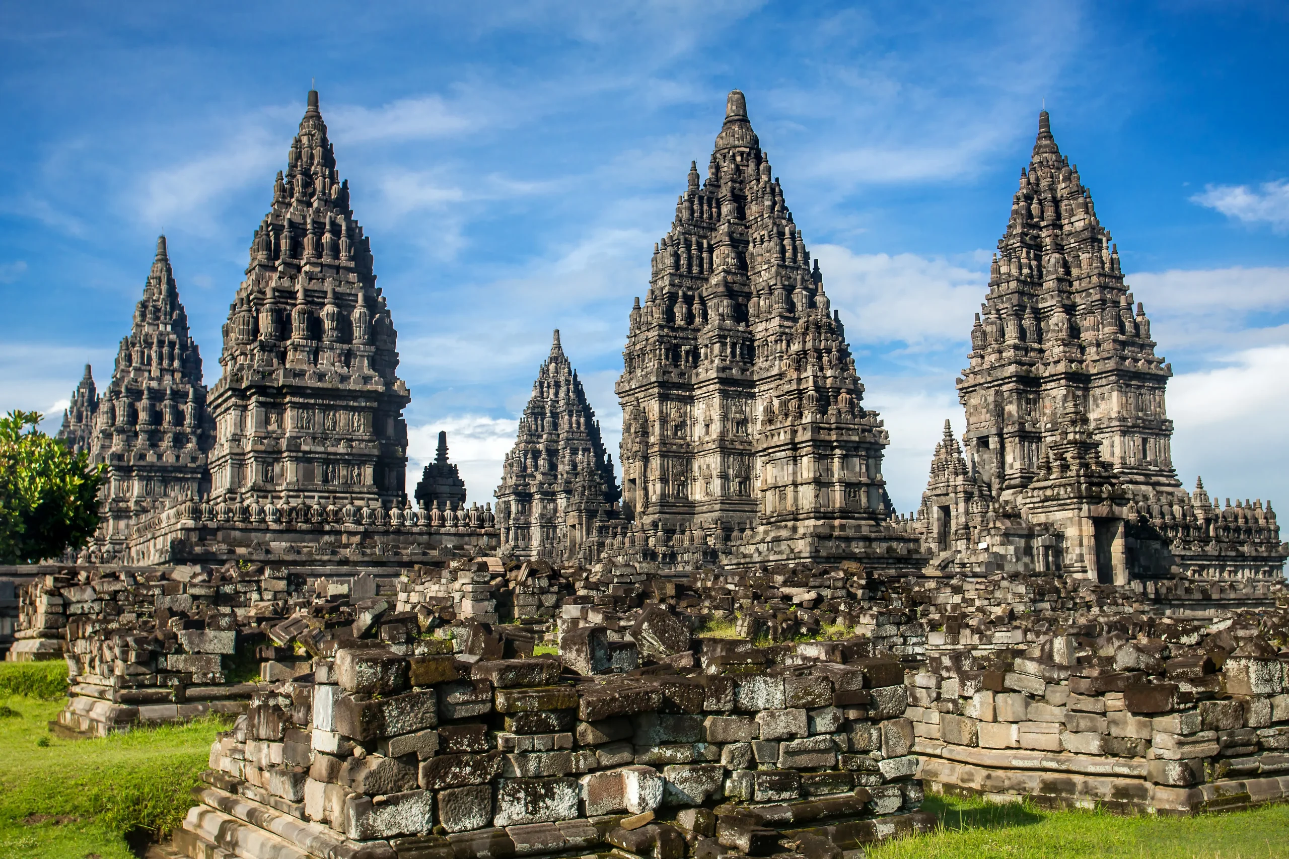I Templi di Borobudur e Prambanan a Yogyakarta