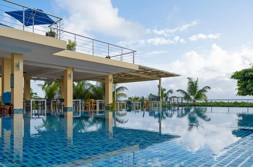 acajou praslin pool