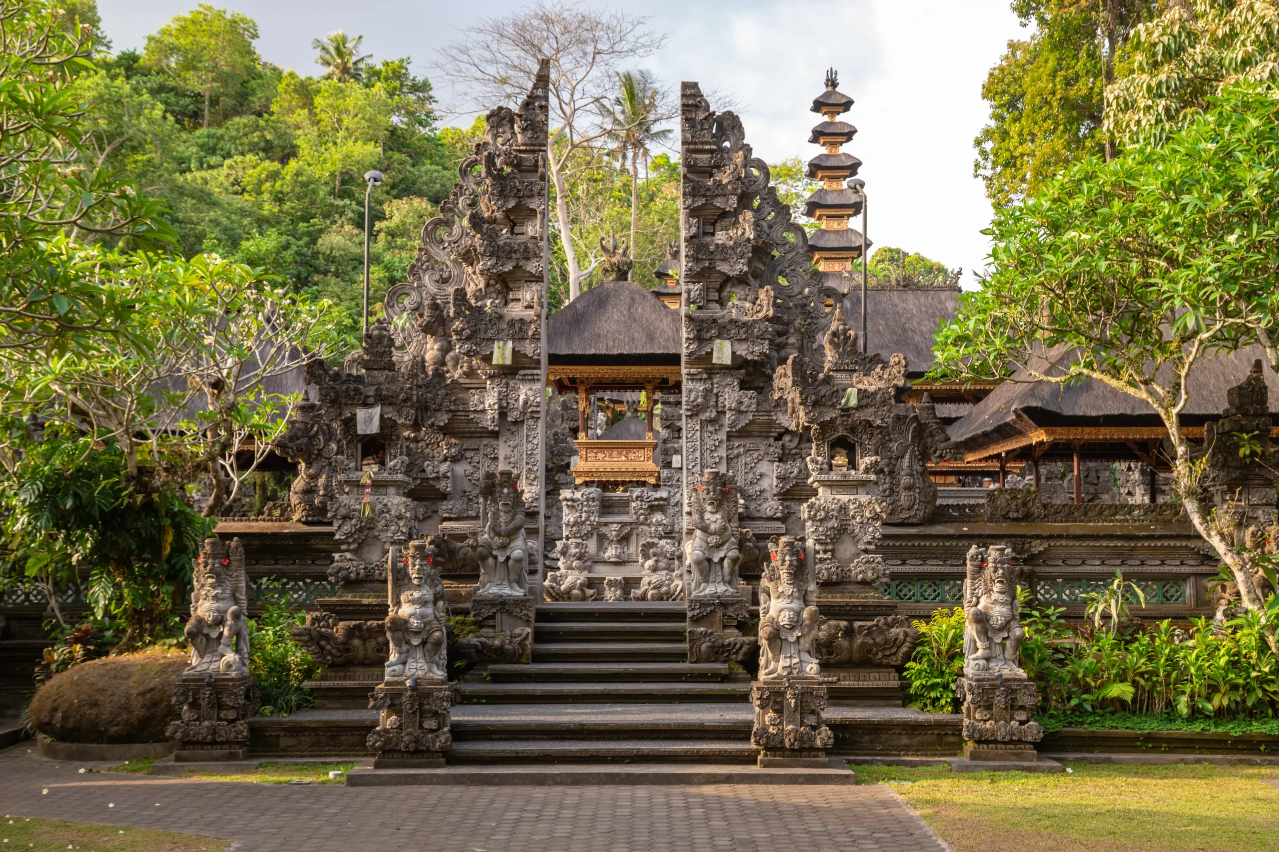Esperienze spirituali e rituali autentici a Bali