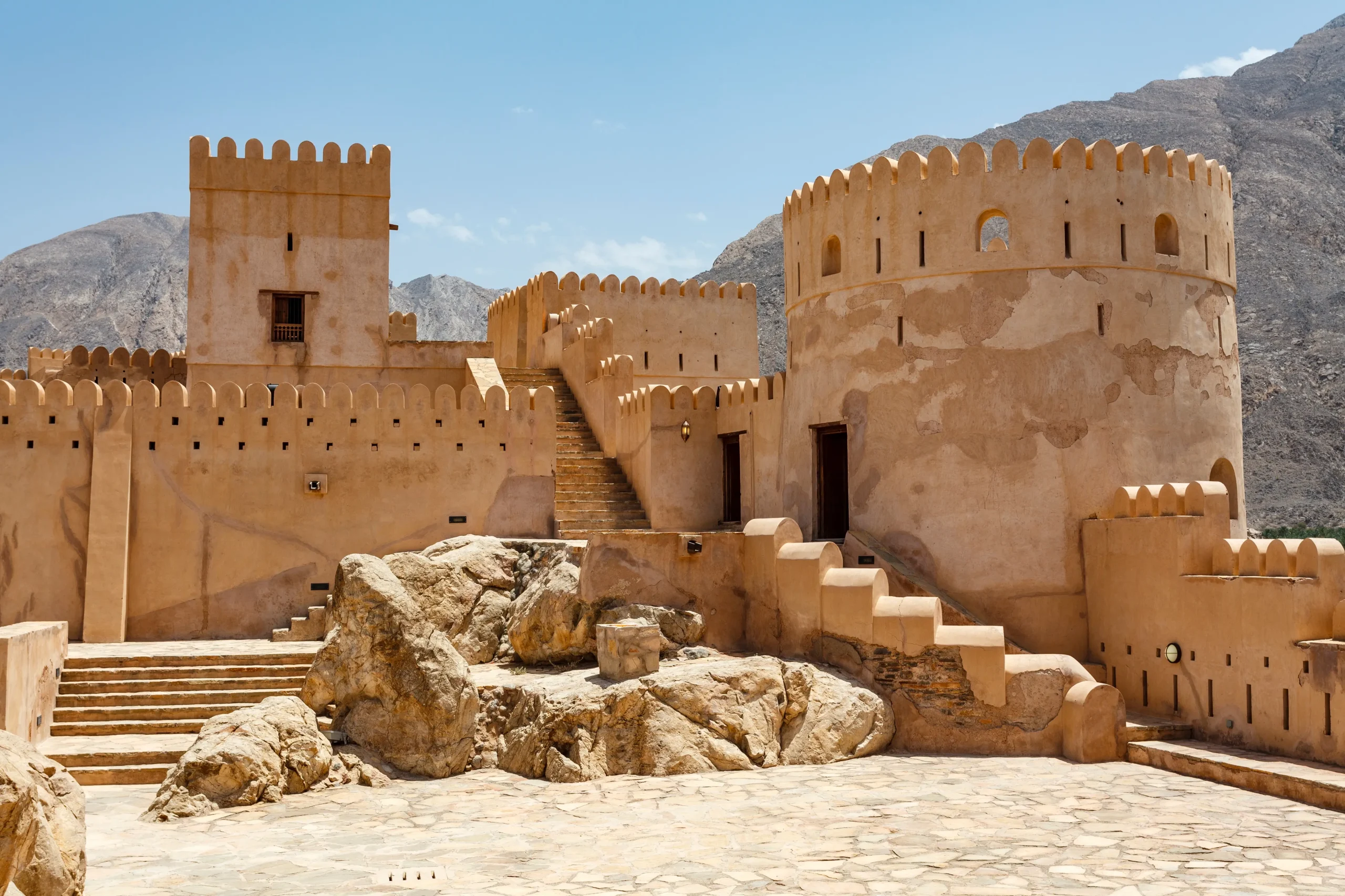 L'Oman autentico tra antichi forti, villaggi di montagna e suggestivi souk tradizionali