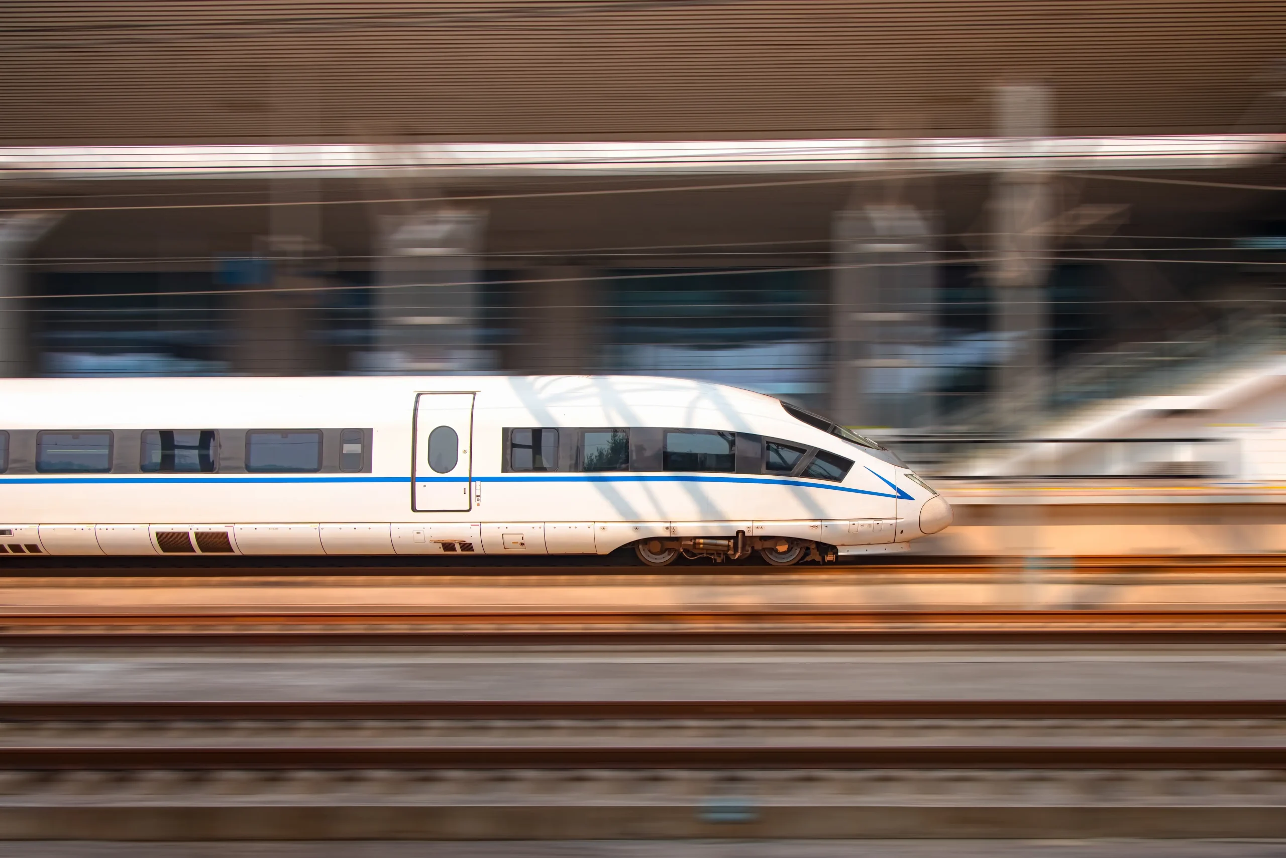 Viaggiare a bordo dello Shinkansen attraversando alcuni dei paesaggi più affascinanti del Giappone