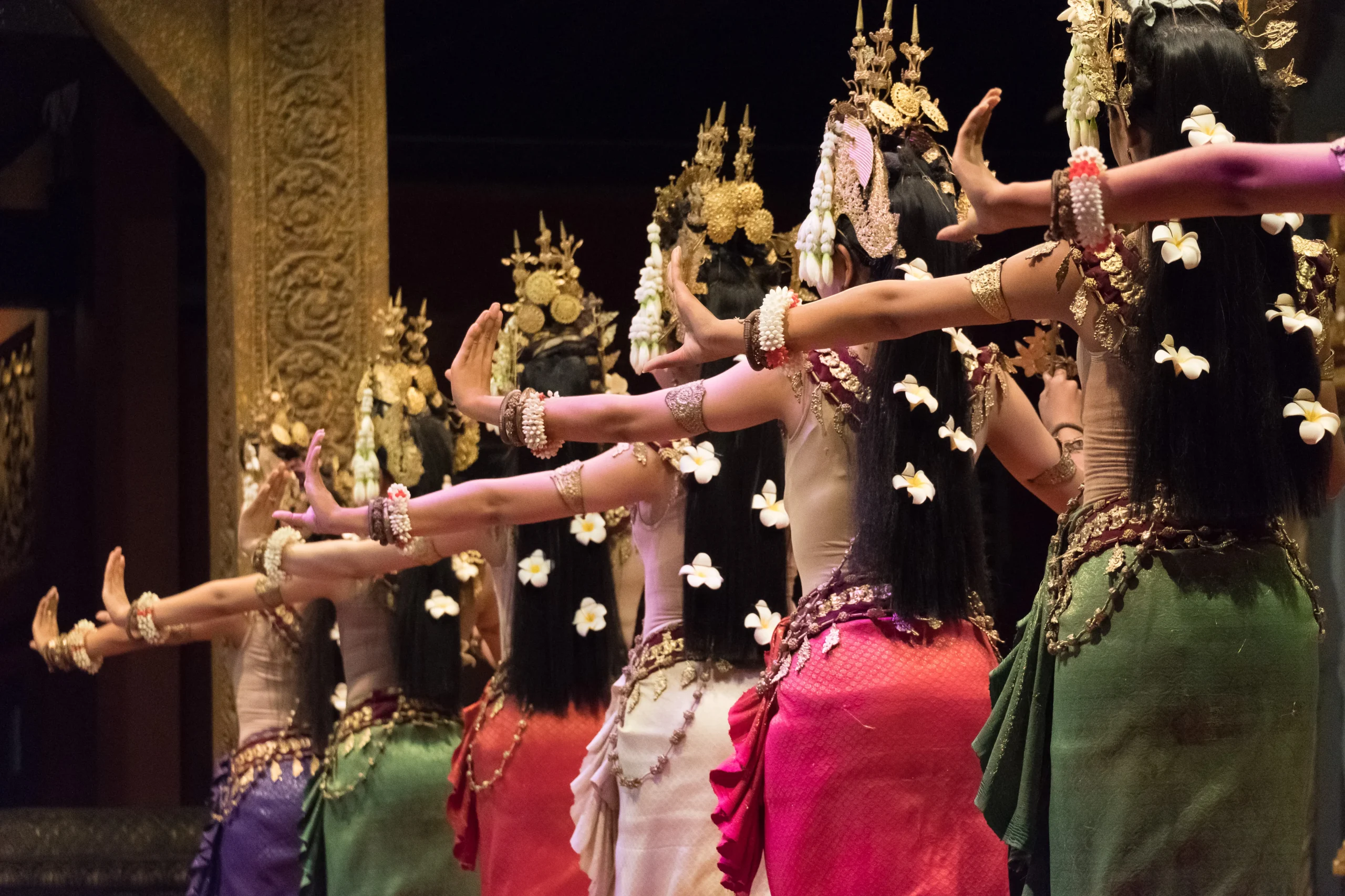 Aperitivo al tramonto nella campagna di Siem Reap e cena con spettacolo tradizionale Apsara